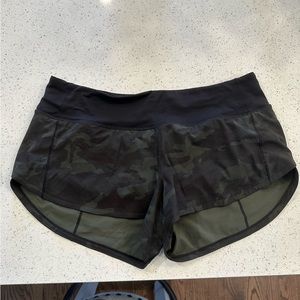 Lululemon speed up low rise short 2.5” lined